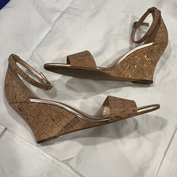 Lilly Pulitzer size 10 Bridgette Wedge cork gold ankle strap sandals dress shoe - Picture 8 of 16